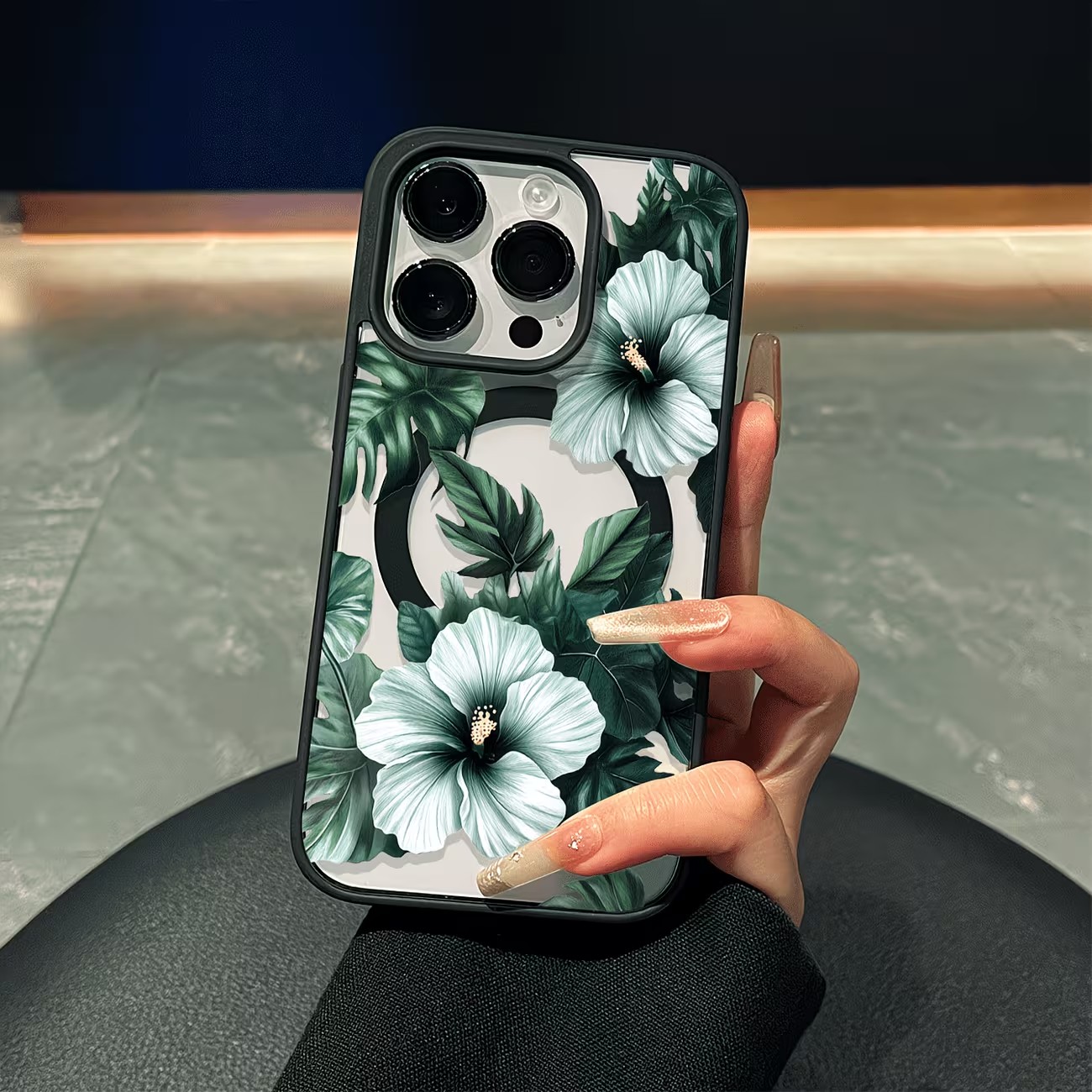 Apple Iphone 15 Pro Max - Зеленый чехол для телефона с цветочным